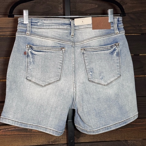 Judy Blue Light Wash Mid-Rise Denim Shorts - Picture 3 of 3